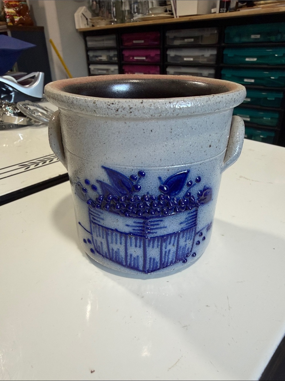 Salmon Falls Stoneware 1995 Berry Pattern Crock